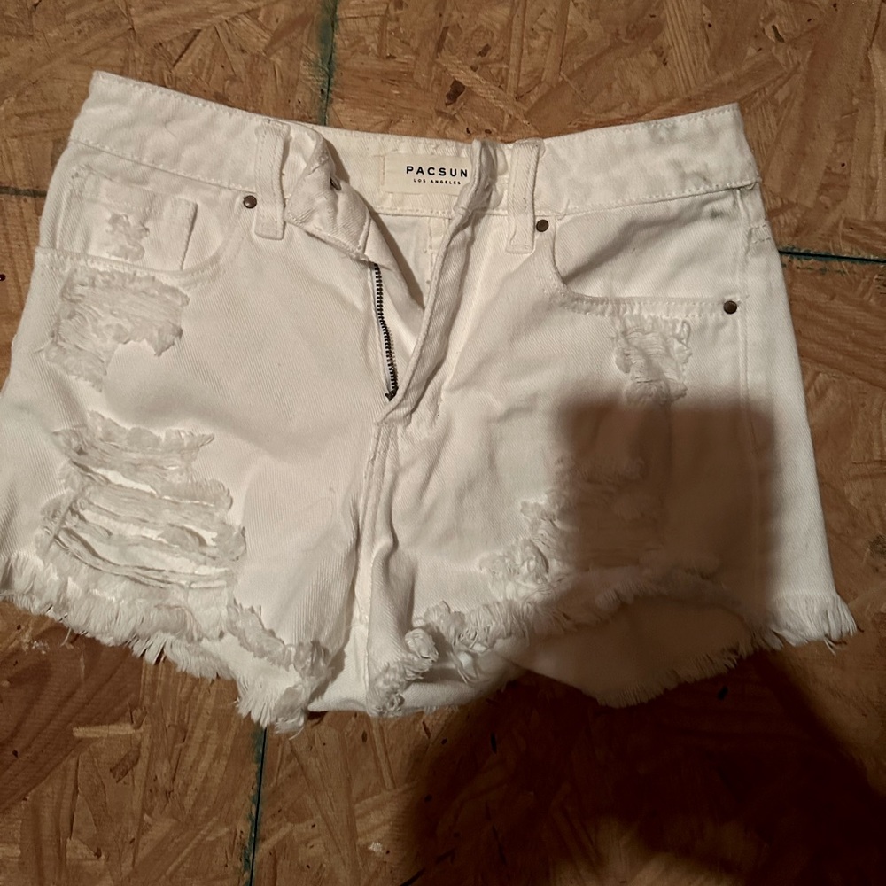 White Pacsun distressed shorty